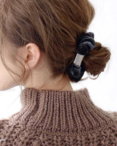 1個だけでトレンド感！今から使う秋のヘアアクセサリー | 40代の高見え