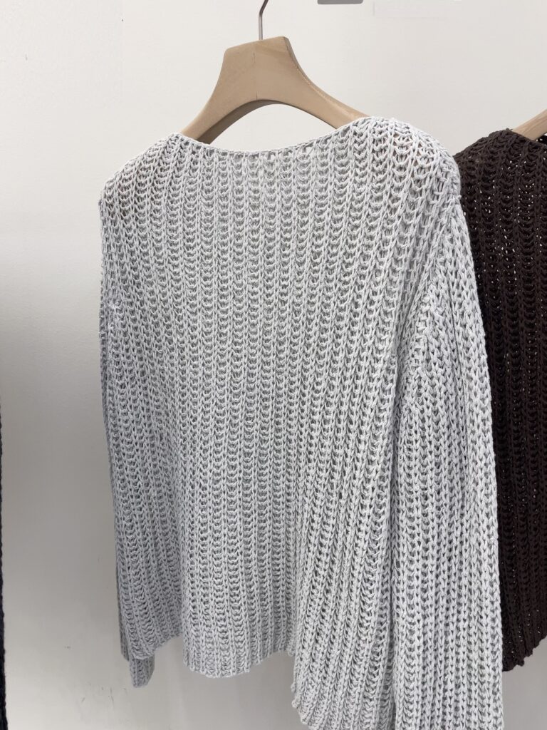 コスパがいいから今年も買う！春夏のトレンド「メッシュニット」 | 40